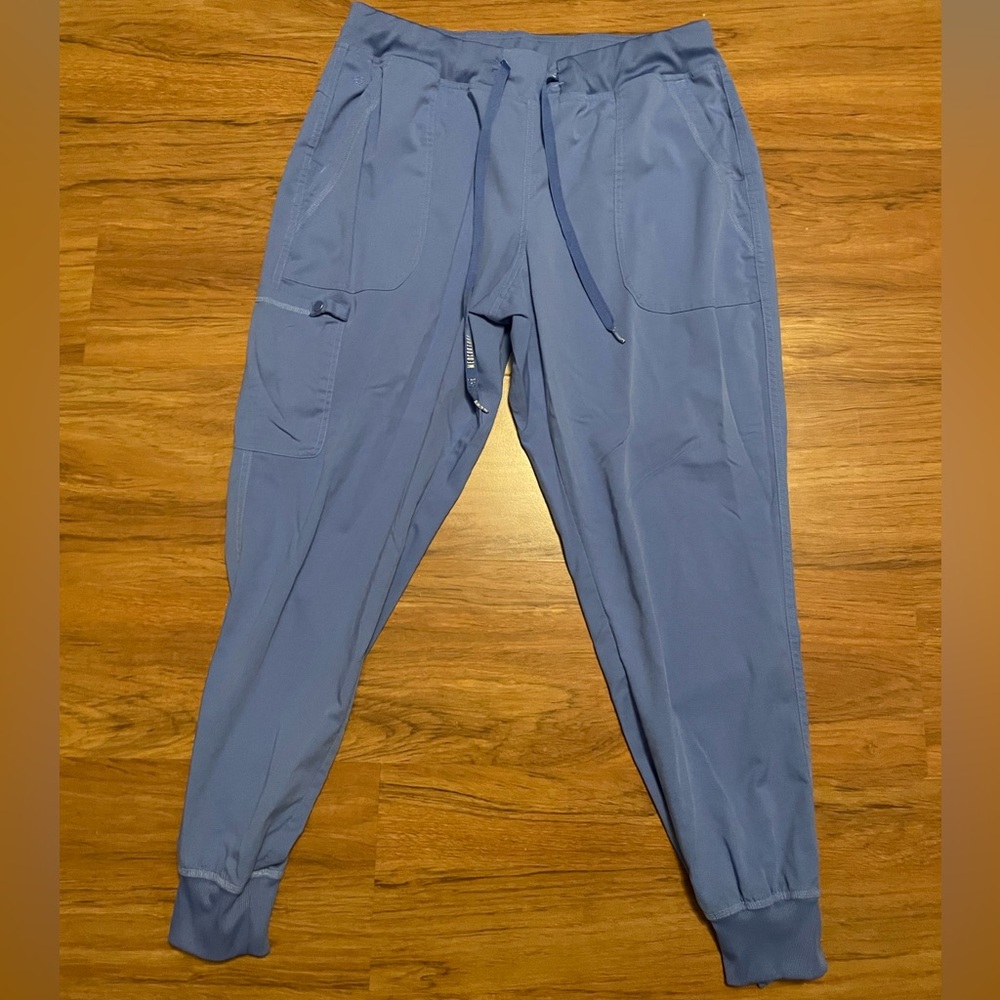 Med Couture Celiac Blue Scrub Set. Top M and Bottom Jogger L.